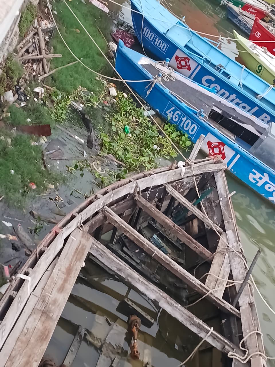 Boat-side survey — mapping floating waste hotspots